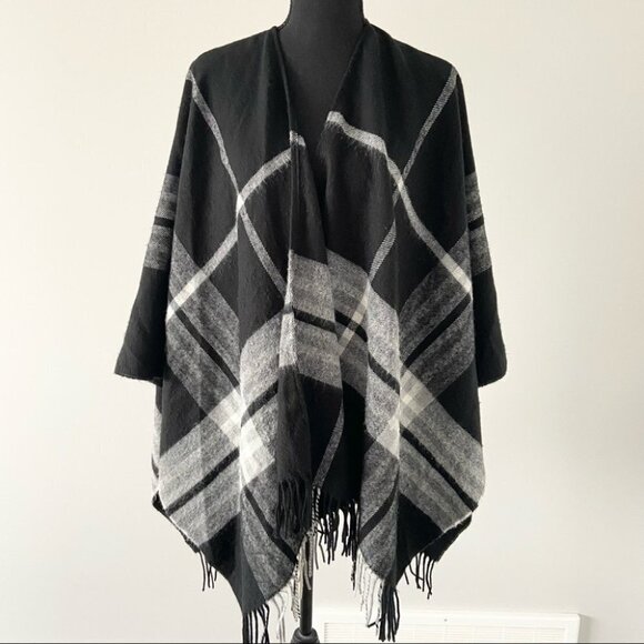 V.  FRAAS Made in Germany Plaid Shawl - Picture 1 of 12